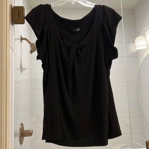 EUC Women’s Sz XL S/S twist detail top